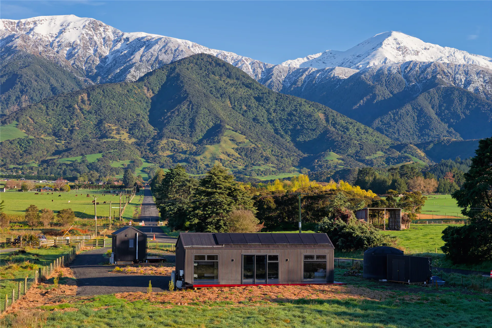 kaikoura bnb cabins aerial mountain views nz